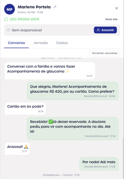 Card de uma paciente aberto na aba Conversa: nome, telefone, botão Assumir e as mensagens de WhatsApp trocadas com a clínica.